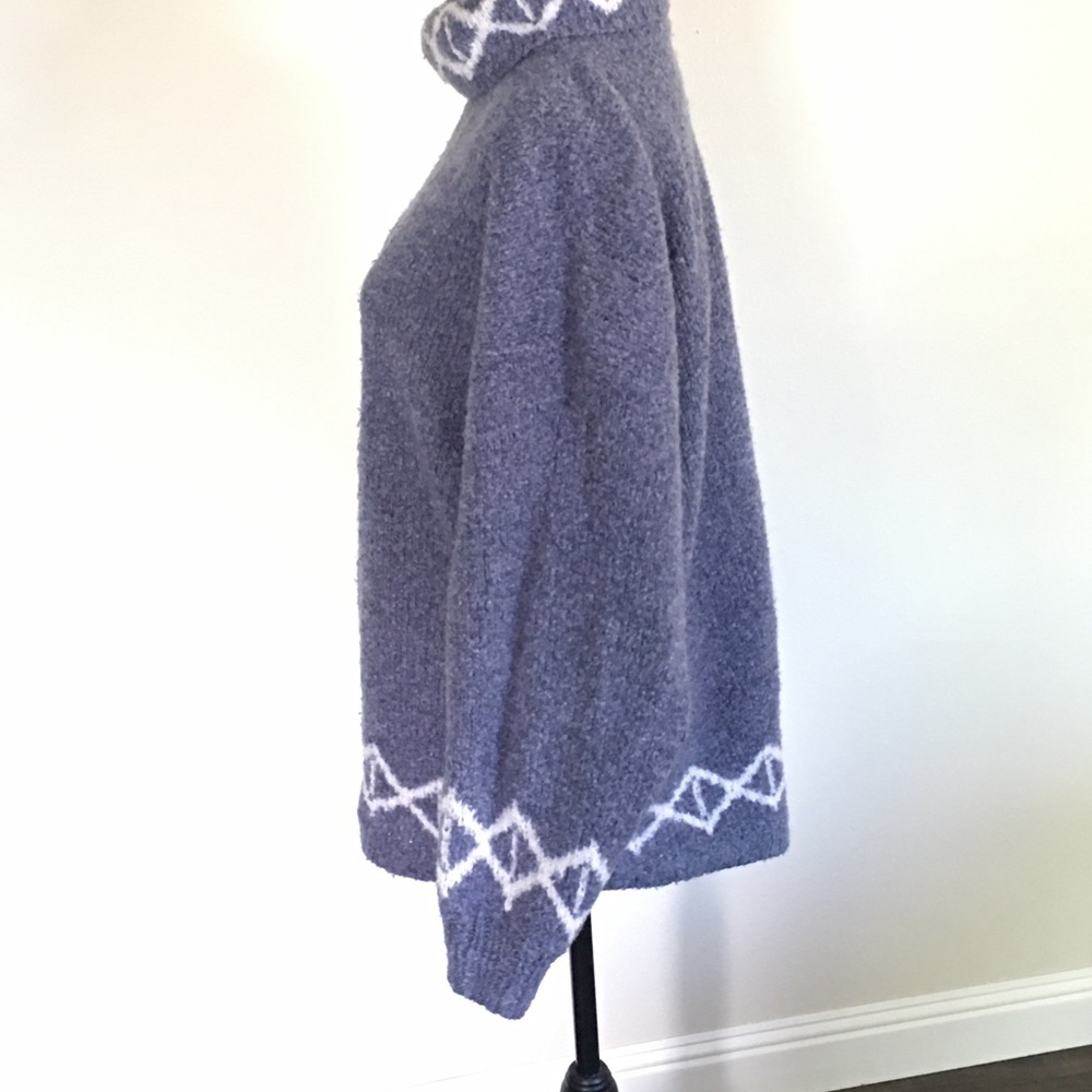 Hand Made/Knit Sweater - Picture 2 of 9
